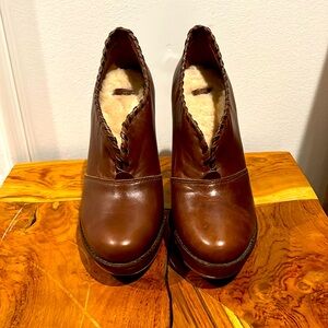 Brand new UGG shoes sz 9